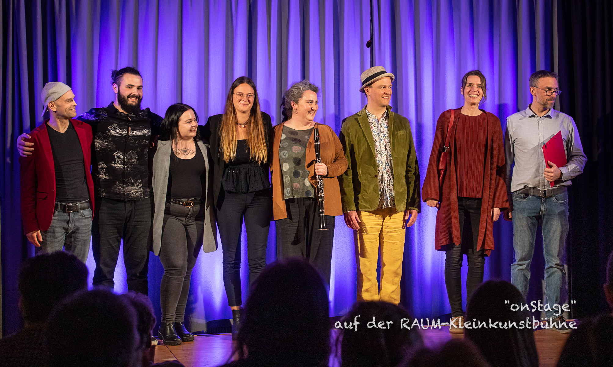 ... und mit Radu und Vanessa (Gitarre, Gesang), Ramona Schulz (Schriftstellerin) ...