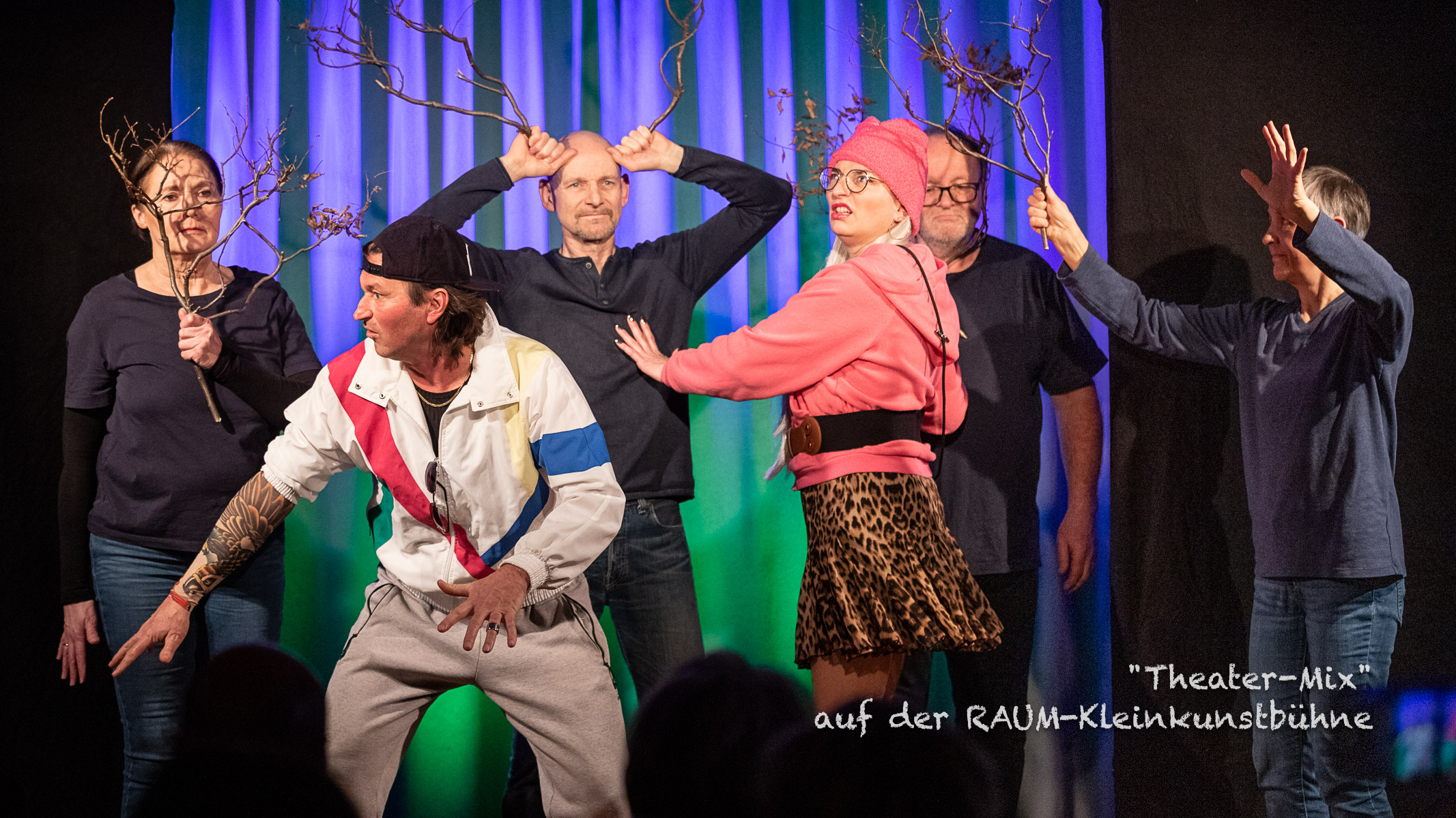 Ein modernes Märchen - Johnny und Gretel - ein rasantes Stück in 14 Szenen.