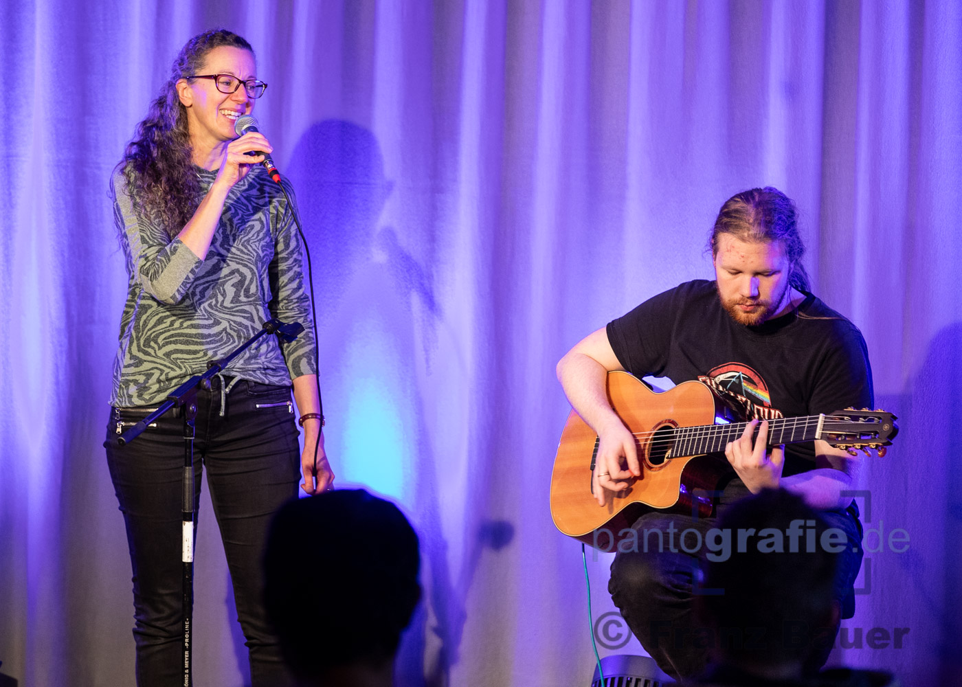 Lisa Montag mit klarer Singstimme und Nico Kuchler beeindruckte mit groovigen Gitarrensoli.